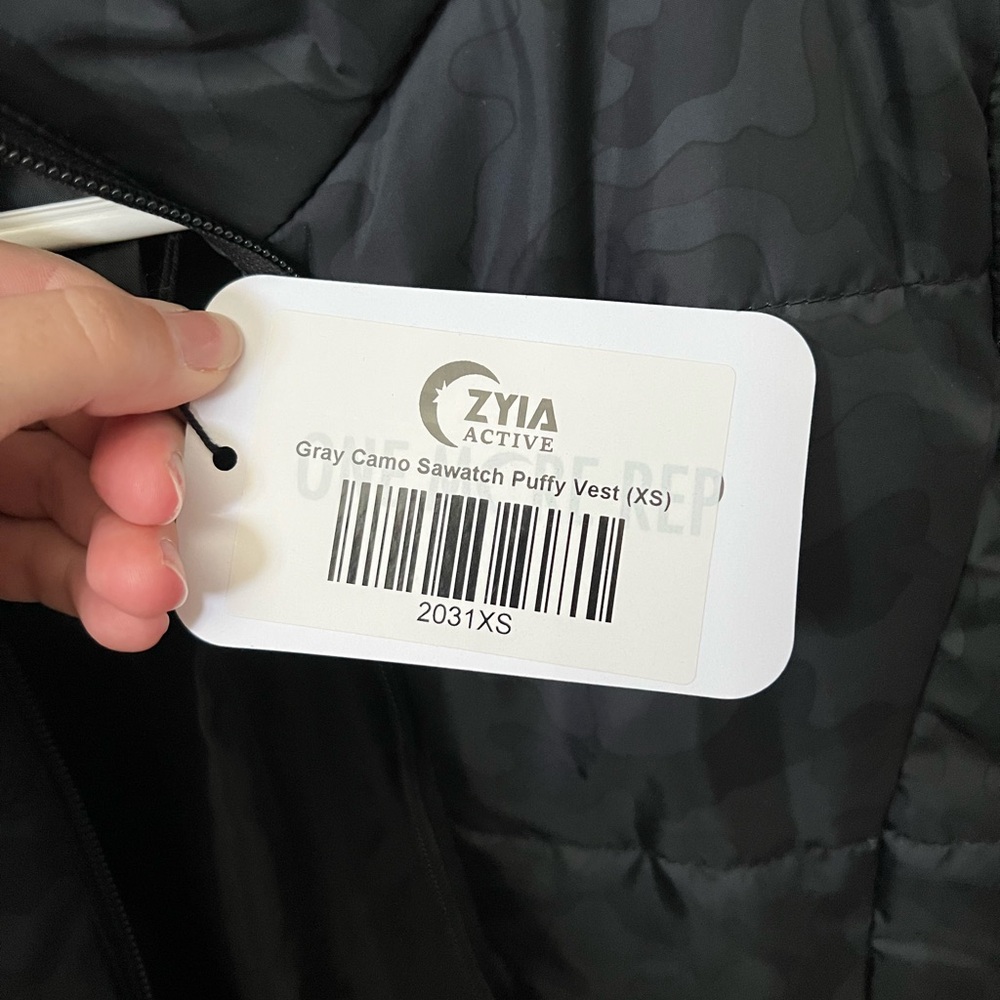 Zyia Gray Camo Sawatch Puffy Vest - Picture 3 of 3